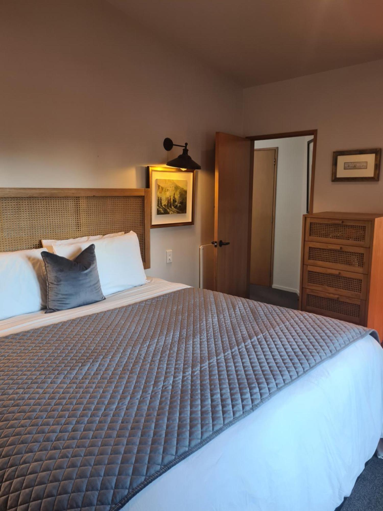 Villa 10 - Central Stylish Apartment Distretto di Distretto di Queenstown Esterno foto
